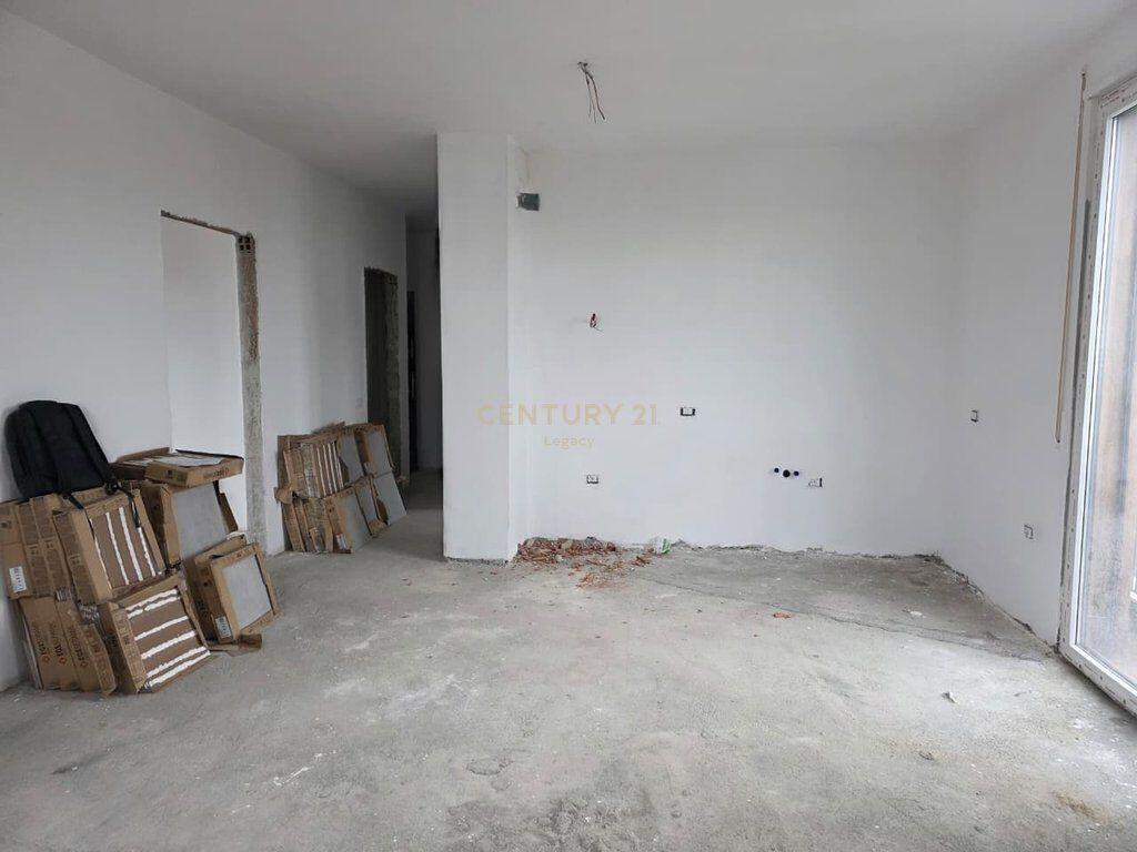Apartament 2+1 në shitje Ali Demi!!