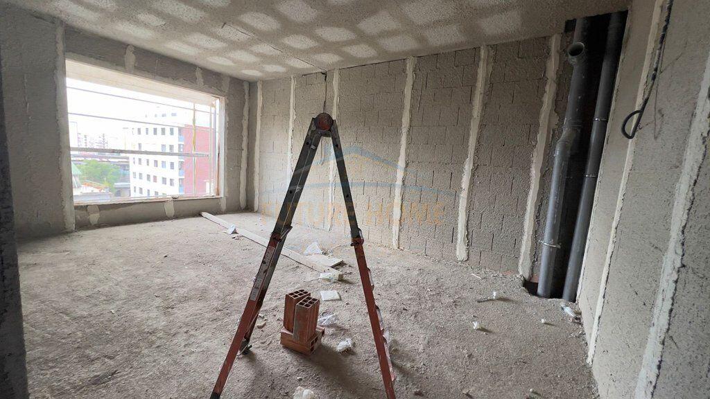 Shitet, Apartament 2+1+2, Rruga Jordan Misja, Tirane.