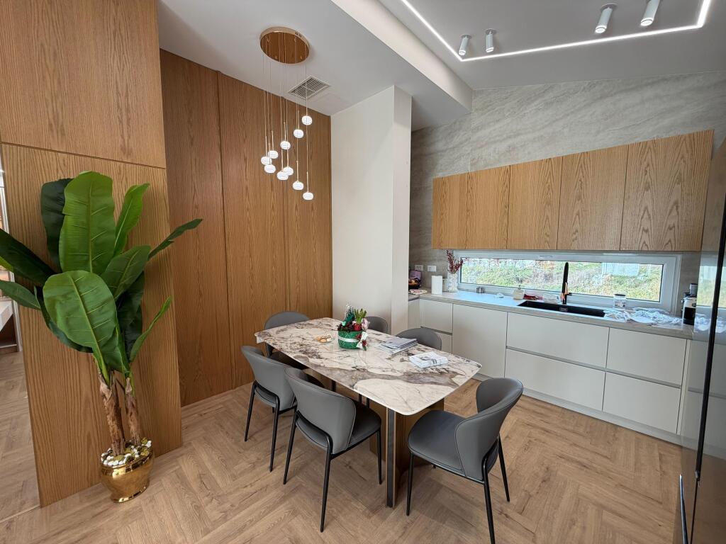 We rent a modern apartment, Sauk!