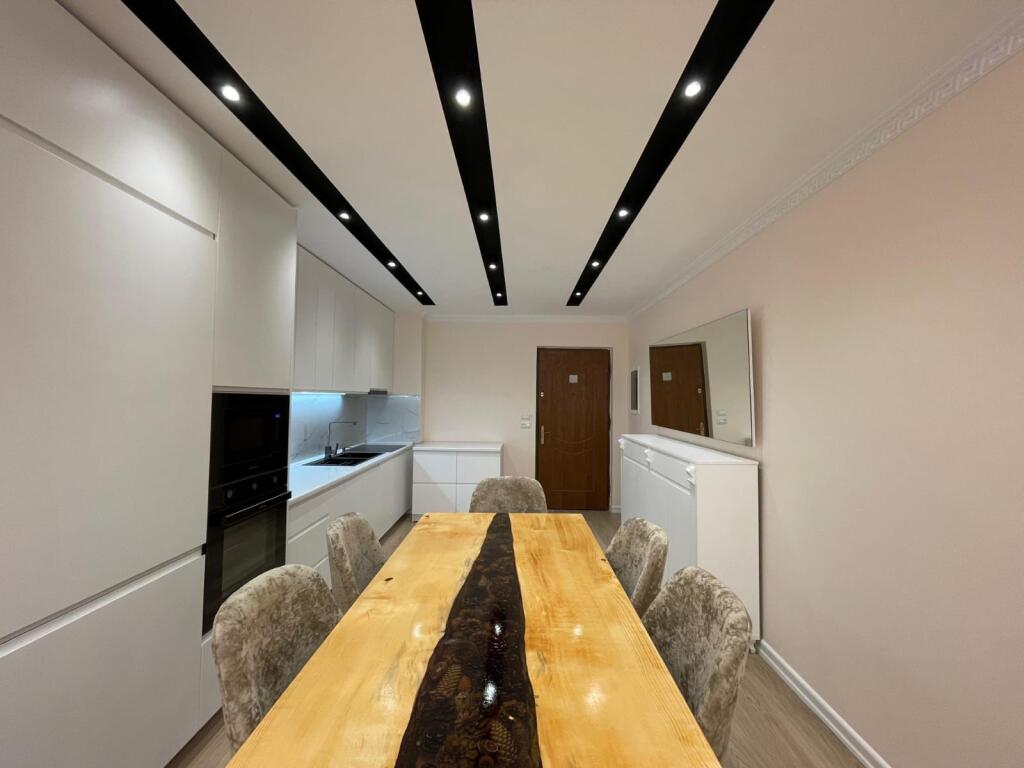 Qira, Apartament 2+1+2 POSTE PARKIMI Liqeni i Thate