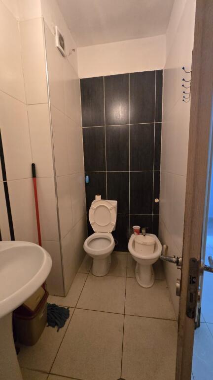 Affittasi appartamento 2+1 presso Unaza e Re vicino all'Hotel Marinaj