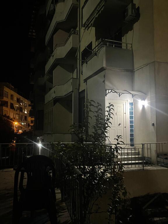 APARTAMENT 1+1 ME VERANDE 30m2+ 2 VENDE PARKIMI