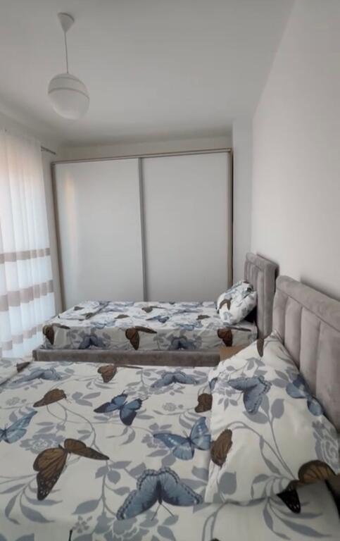 Jepet me qira 2+1+1 XHAMIA SELITE 550 mije leke