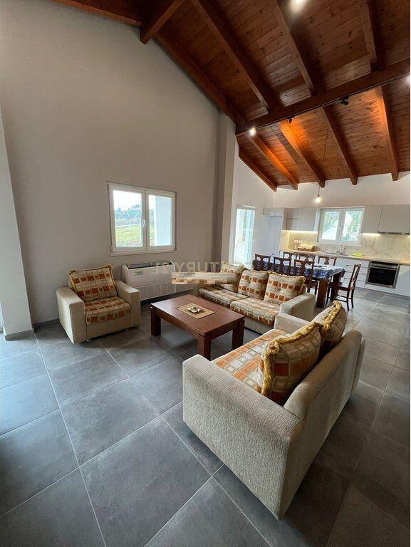 Apartament 3+1+2+ 2 Poste Parkimi Me Qira prane Liqenit i Farkës