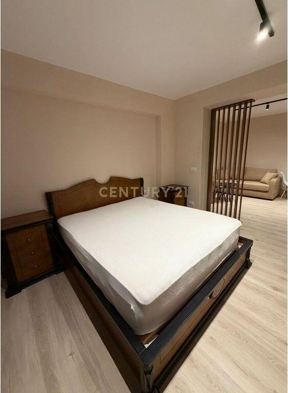 APARTAMENT 2+1 NE QIRA, TEK OXHAKU, TIRANE!