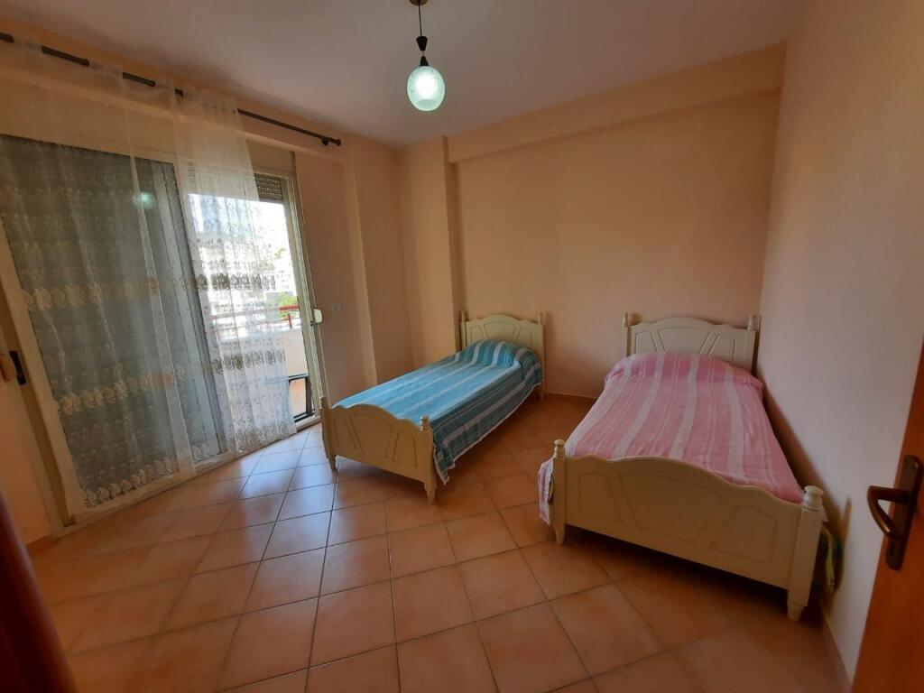 Jepet apartament me qera 2+1+2 ne vollga