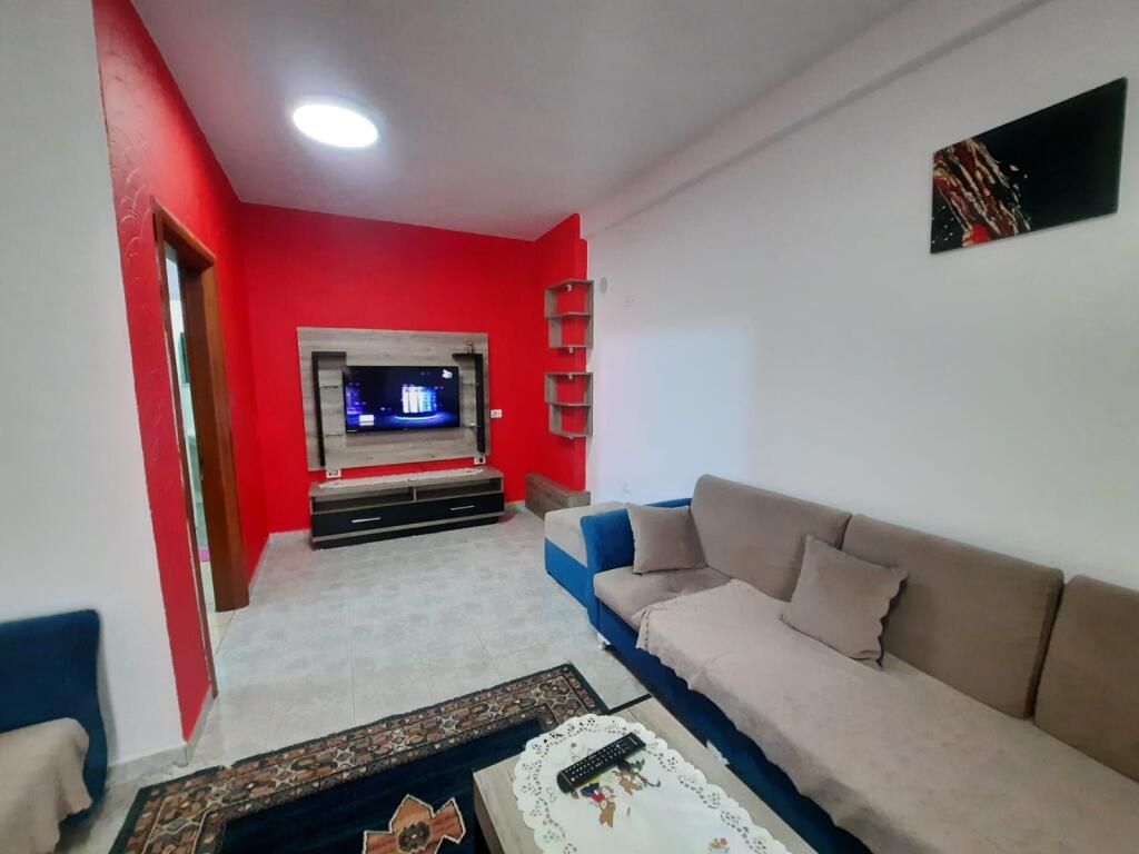 Jepet apartament me qera 1+1 lagja 13 durres
