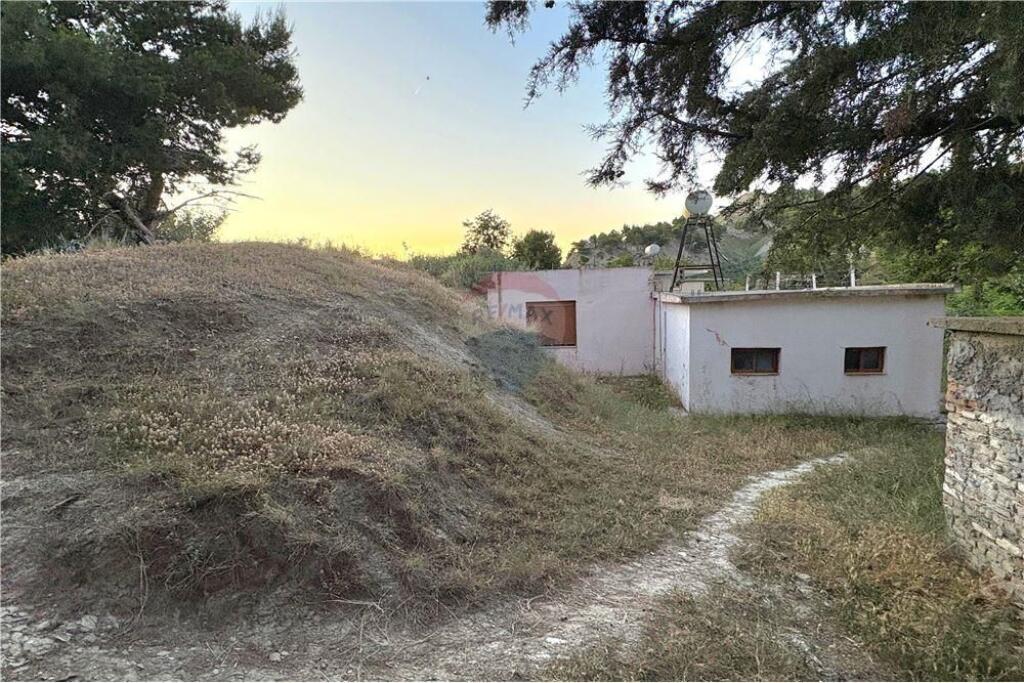 Casa privata in vendita, vicino al Comune di Vlore