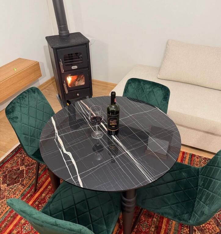 Shitet shtepi me 3 apartamente 1+1 ne Voskopoje ,Korce