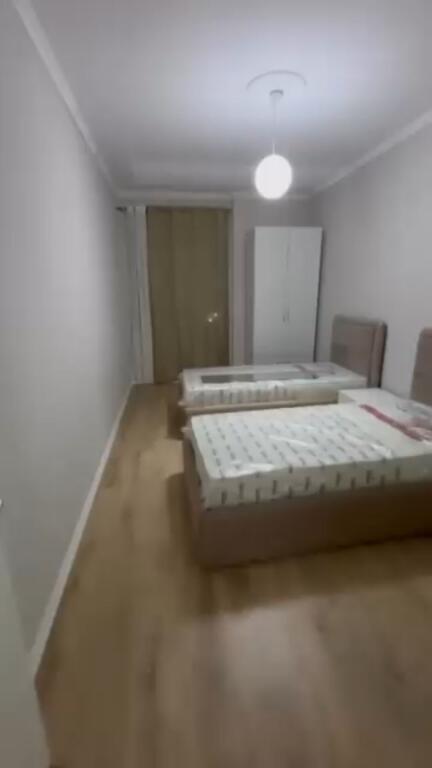 Jeper me qera apartament 2+1 ne Kompleksin "Univers  City"