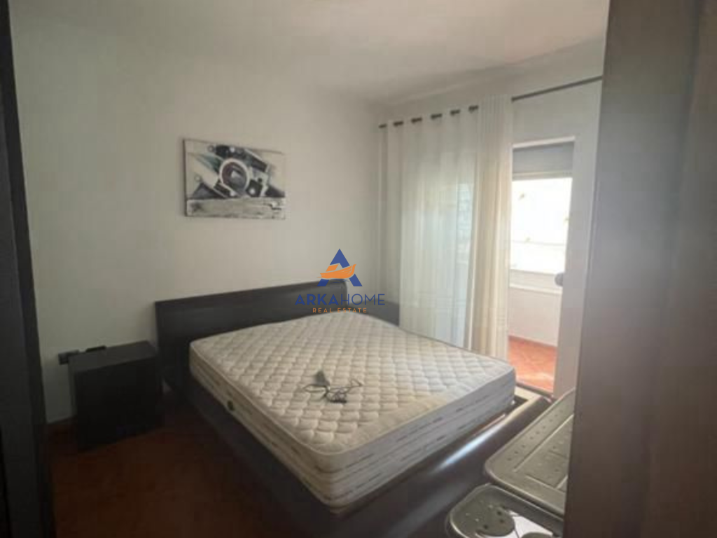 JEPET ME QIRA APARTAMENT 1+1 "RRUGA E DURRËSIT, PRANË BAR OTTO" 45.000 LEKE