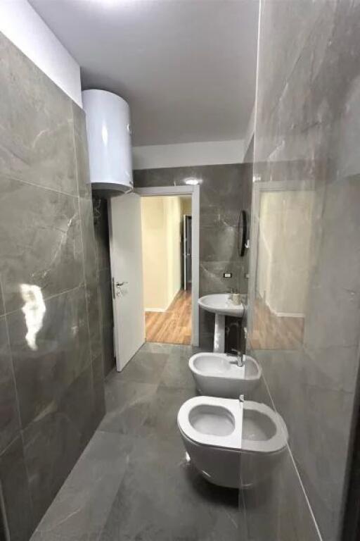 Appartamento vuoto in affitto Astir