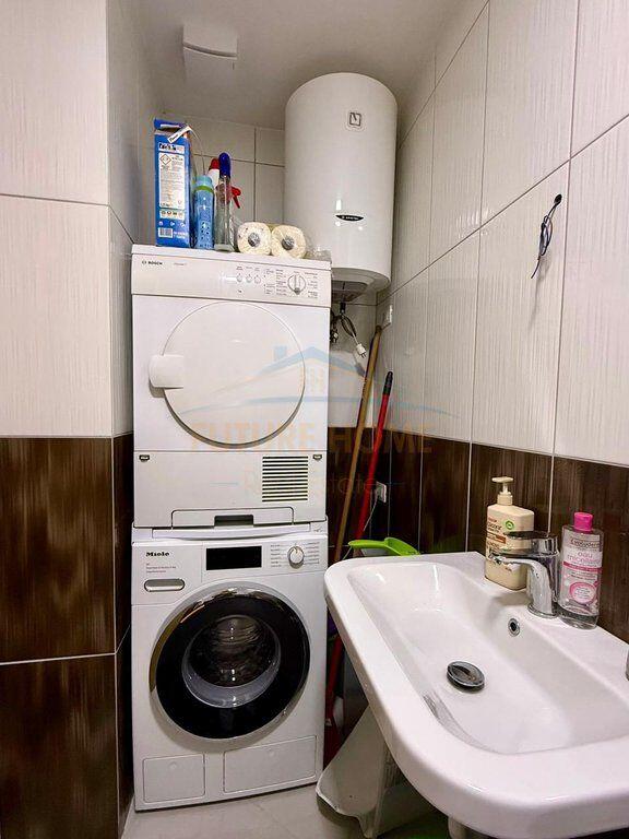 Shitet, Apartament 2+1+2, Rruga e Barrikadave, Tiranë