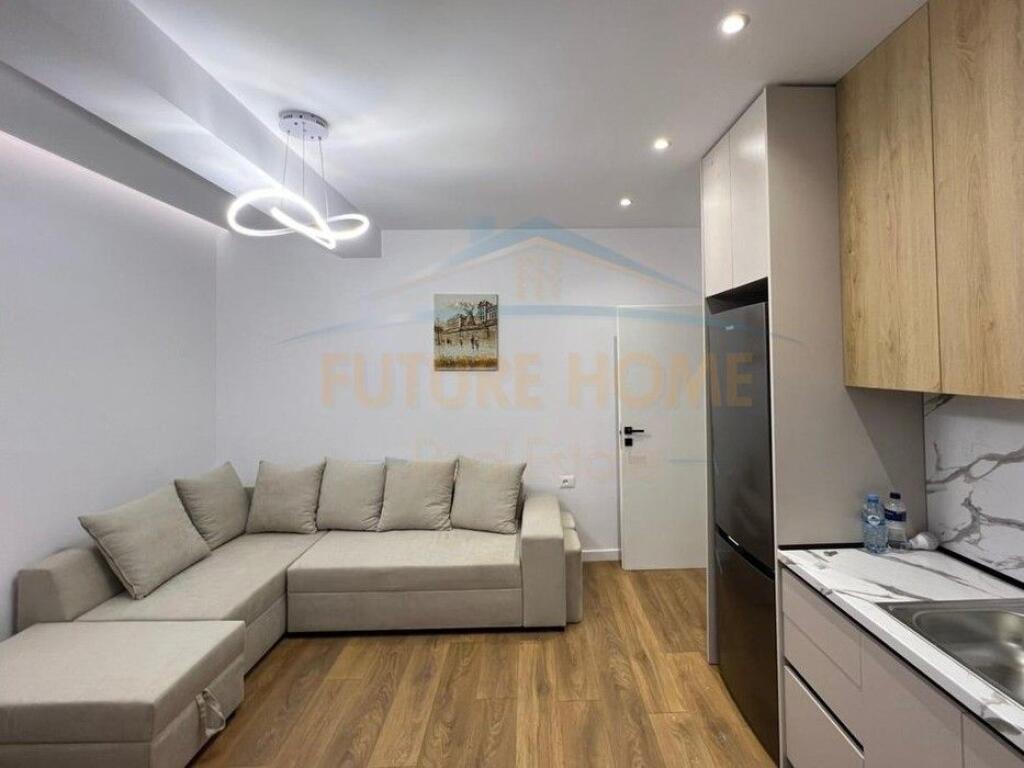 Shitet, Apartament 1+1, Komuna e Parisit, Tirane