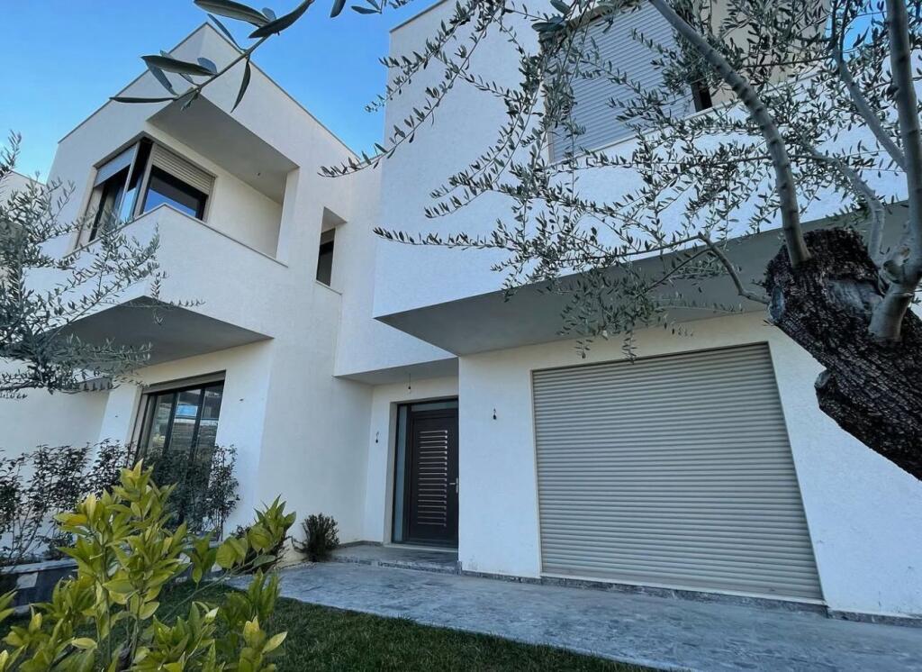 🏡 SHITET VILË NË SELITË – PRANË KODRËS SË DIELLIT