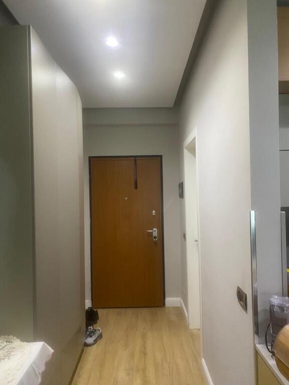 Shitet apart 2+1 te Liqeni i Thate