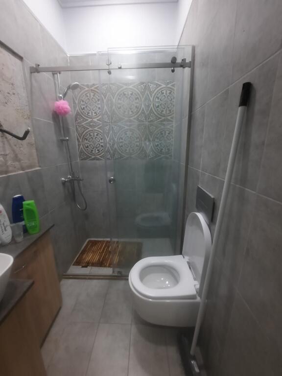 Jepet apartament me qera 1+1 vollga