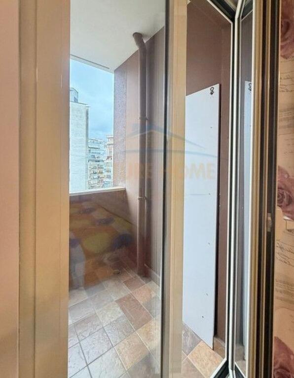 Affitto, Appartamento 2+1+2, Rotonda Unaza e Re, Tirana.