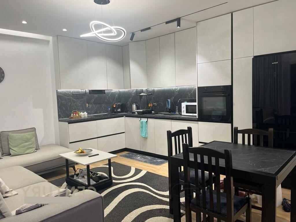 Apartament 2+1 per qira te ish fusha e aviacionit.