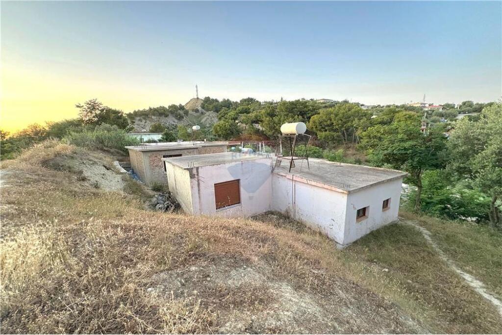 Casa privata in vendita, vicino al Comune di Vlore