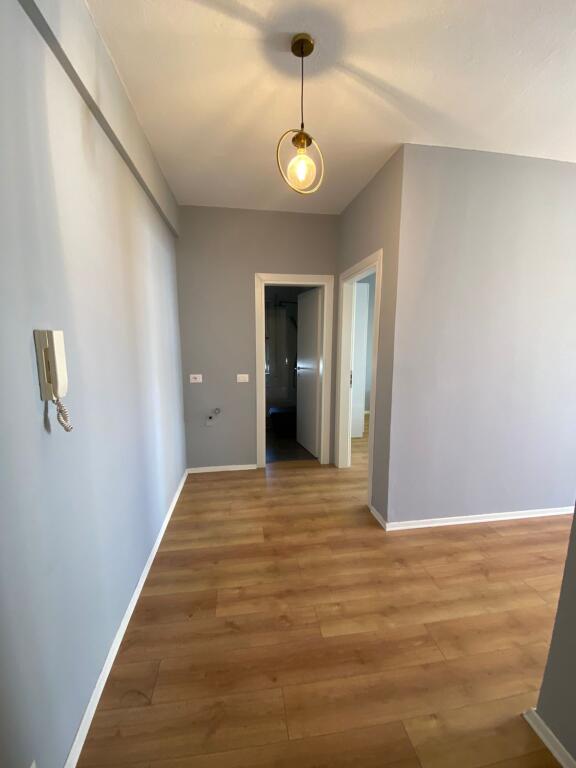 Shitet Apartament 1+1 lagja 13 durres me pamje deti