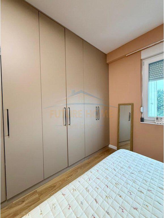 Shitet, Apartament 2+1+2, Rruga e Barrikadave, Tiranë
