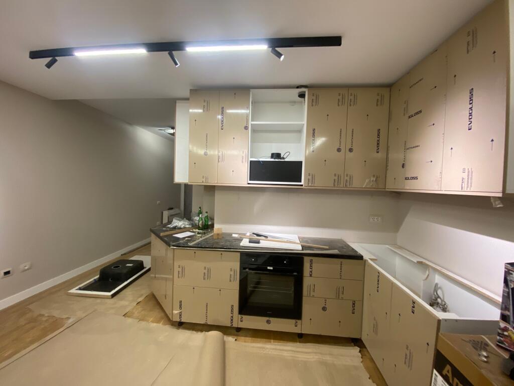 1+1,furnished for the first time,900 euros,botanical garden at pavaroti