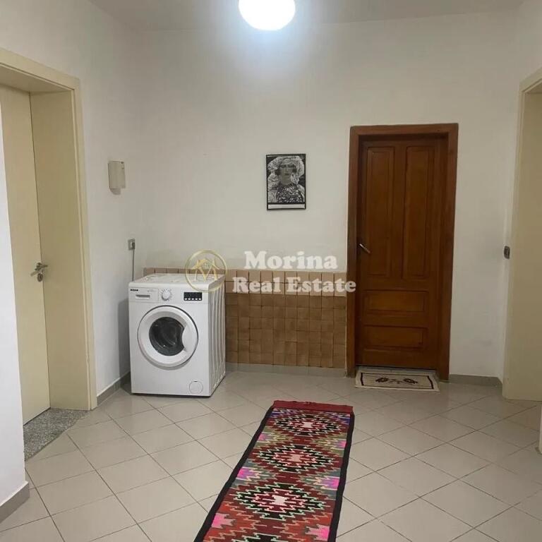 Qera | Shtëpi private 2 + 1 | Rruga Ullishtes | 450 €/muaj