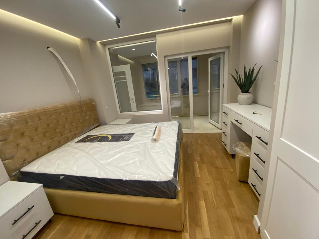 1+1,furnished for the first time,900 euros,botanical garden at pavaroti