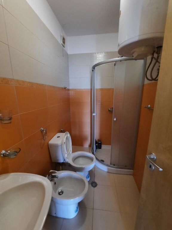 Jepet apartament me qera 2+1 vollga durres me pamje fantastike nga deti