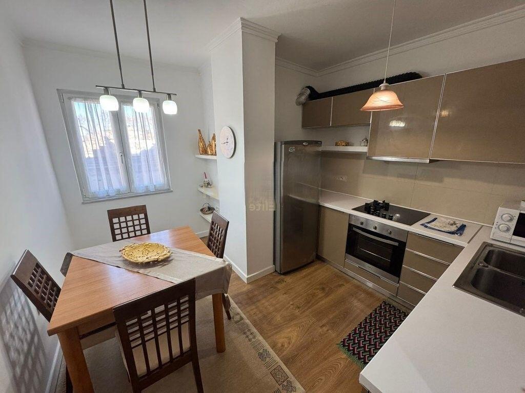 APARTAMENT 2+1+2 ME QIRA NE BLLOK! 1,300 € /Muaj