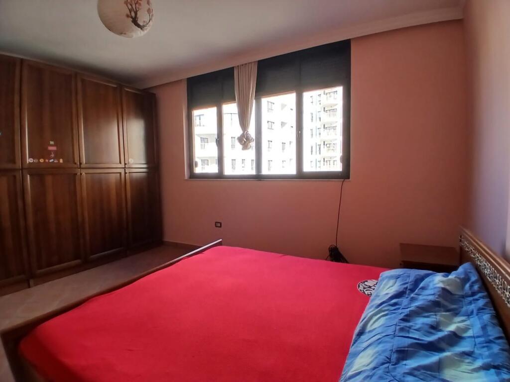 Jepet Me Qera Apartament 2+1+2 Tualete + 2 Ballkone