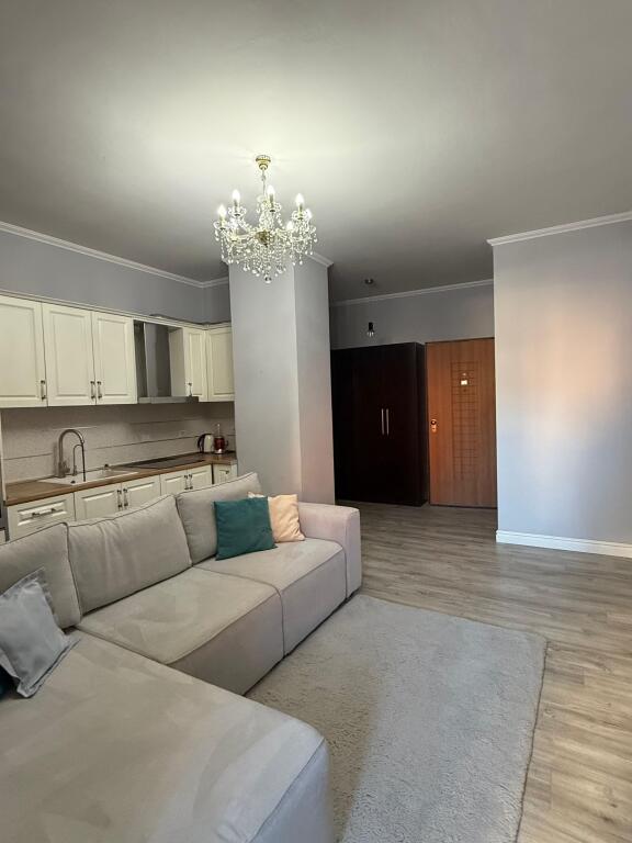 Shitet apartament 1+1 Perballe Delijorgjit