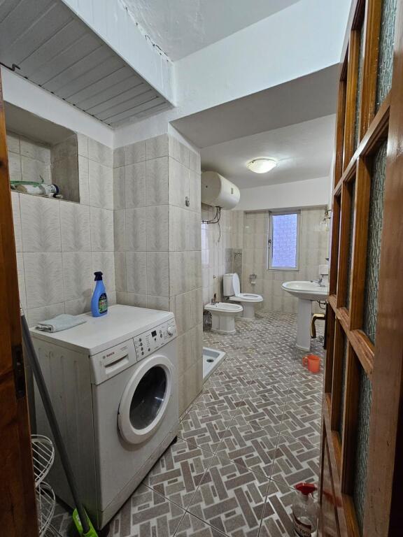 Apartament 2+1 për Qira – Zona e Spitalit