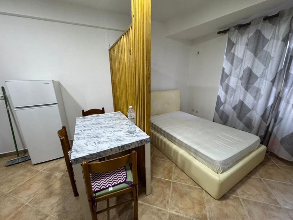 MONOLOCALE IN AFFITTO A ASTIR,