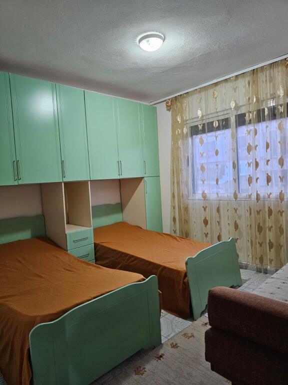 Apartament 2+1 për Qira – Zona e Spitalit