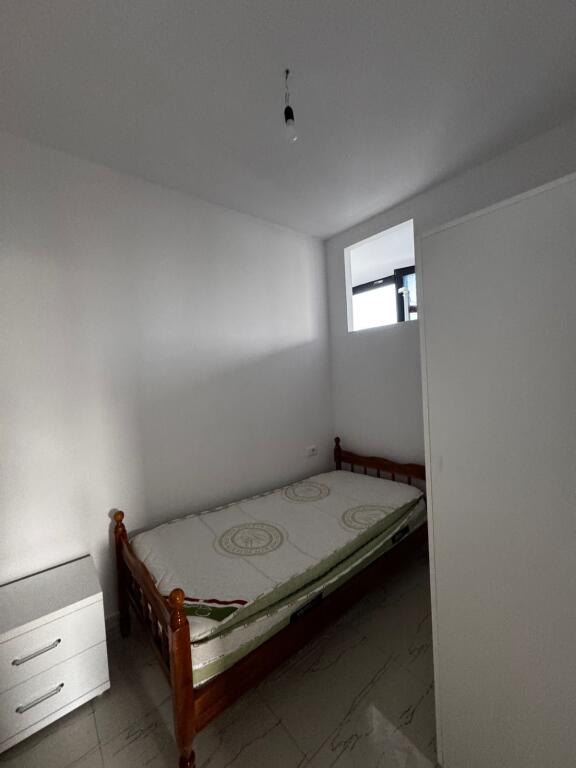 Shtëpi me qera 2+1-laprak,rruga llazar shapatini