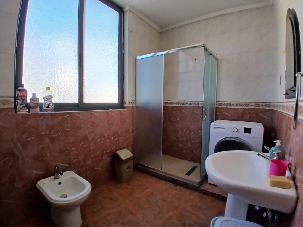 Jepet Me Qera Apartament 2+1+2 Tualete + 2 Ballkone