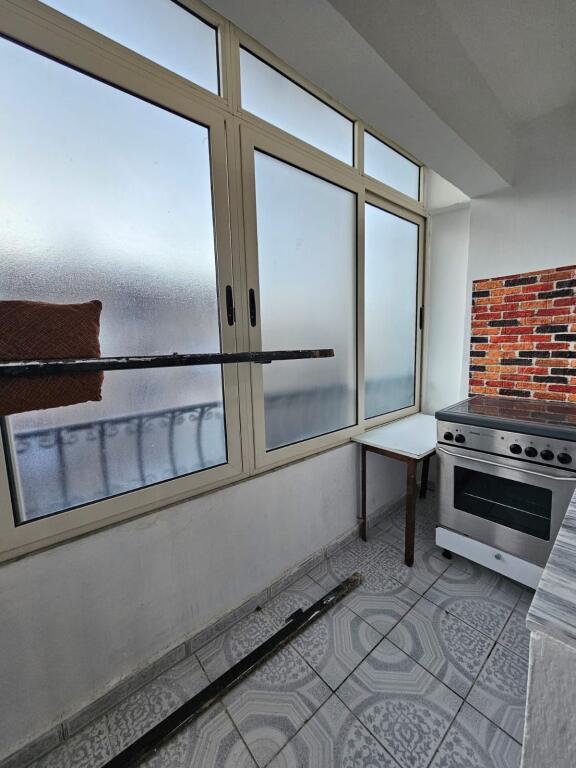 Apartament 2+1 për Qira – Zona e Spitalit