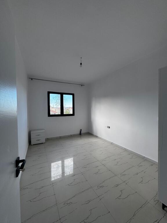 Shtëpi me qera 2+1-laprak,rruga llazar shapatini