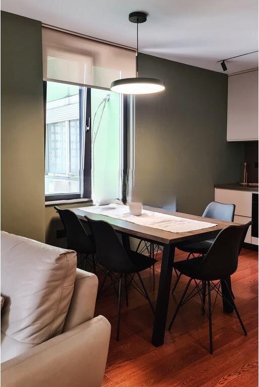 Jepet me qira 1+1 ne Bllok! 1,300 € /Muaj