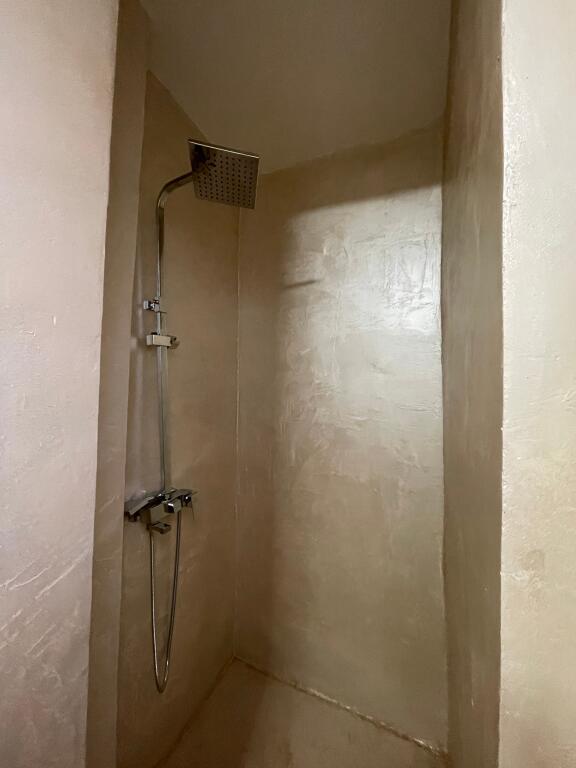 VILLA SU 3 PIANI IN AFFITTO - VIA KAVAJËS