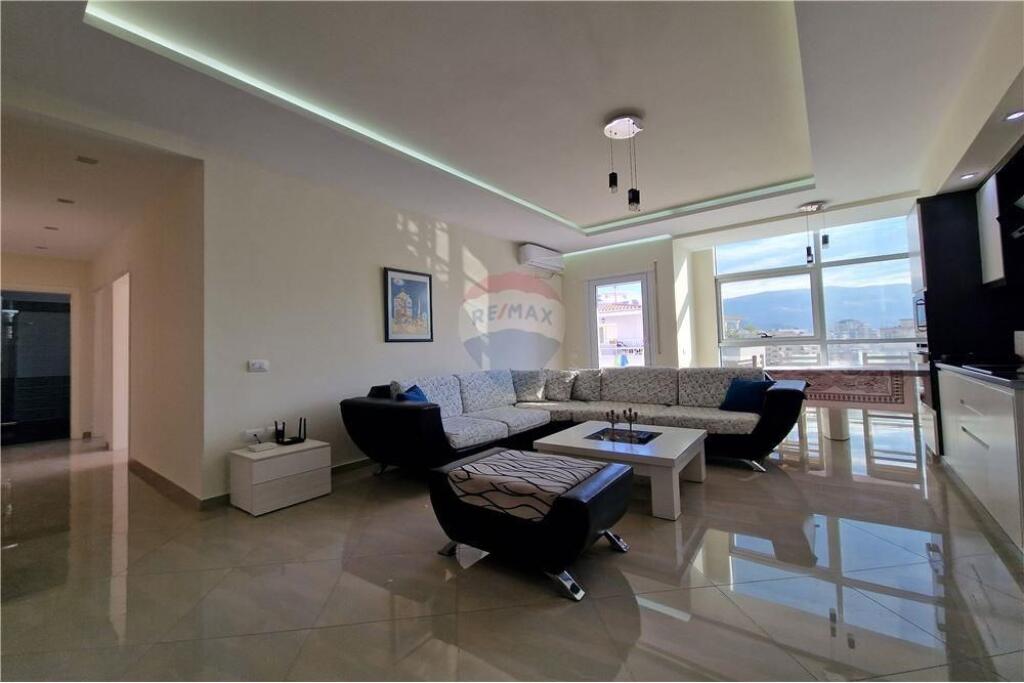 Apartament 2+1 me qera tek Kisha Ortodokse,Vlore