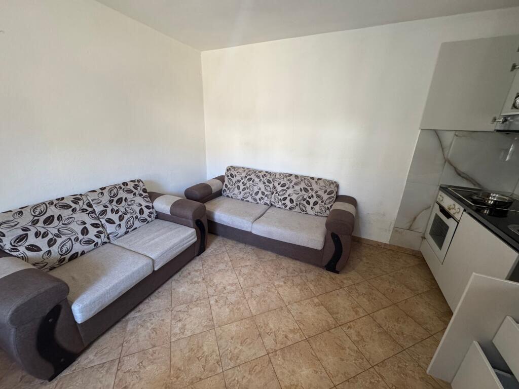Apartament 1+1 me qira 5 minuta nga spitali amerikan 3