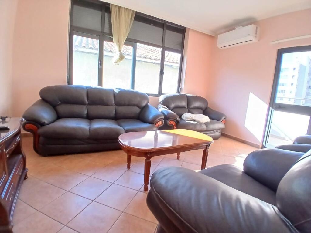 Jepet Me Qera Apartament 2+1+2 Tualete + 2 Ballkone