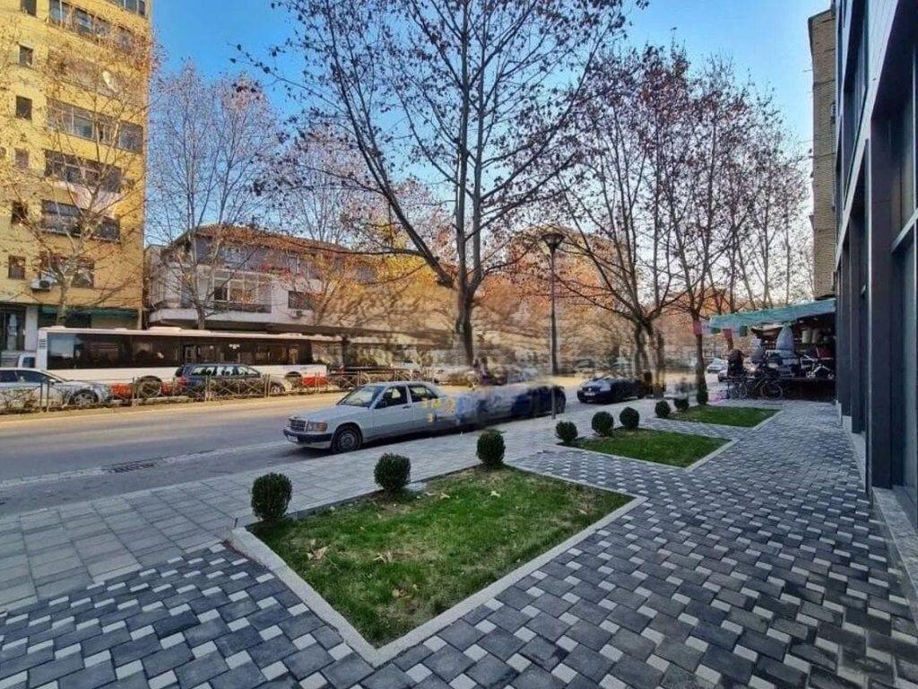 SERVICE UNIT ON MAIN ROAD 205,000 € former restaurant “Durrësi”, on Ferit Xhajko street.