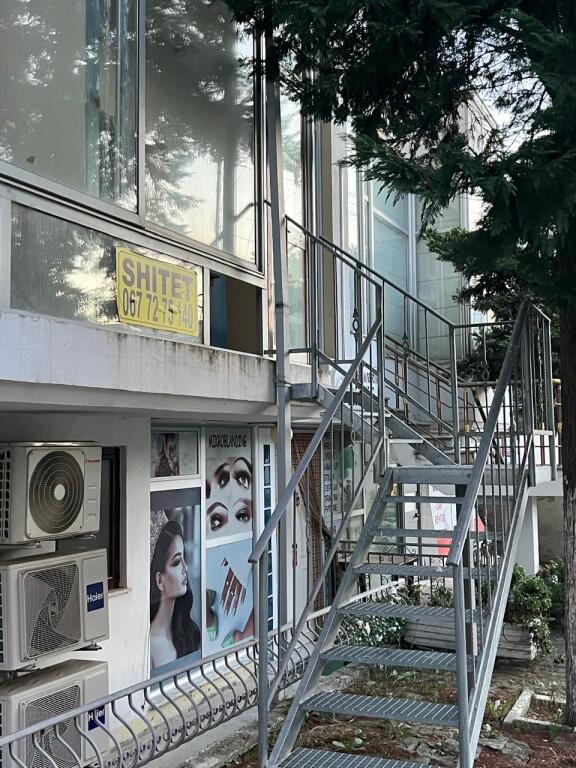 GOLEM GARSONIER NE KAT TE PARE, HYRJE E VECUAR, BALLKON