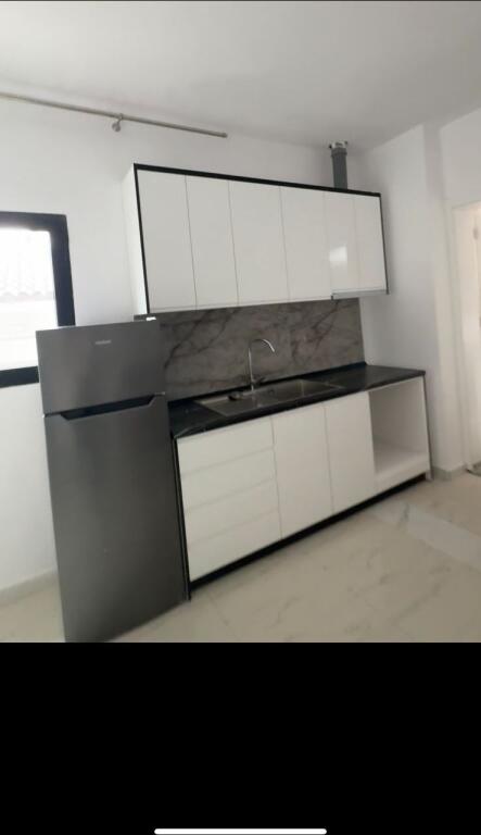 Shtëpi me qera 2+1-laprak,rruga llazar shapatini