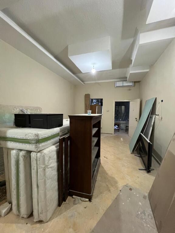 GOLEM GARSONIER NE KAT TE PARE, HYRJE E VECUAR, BALLKON