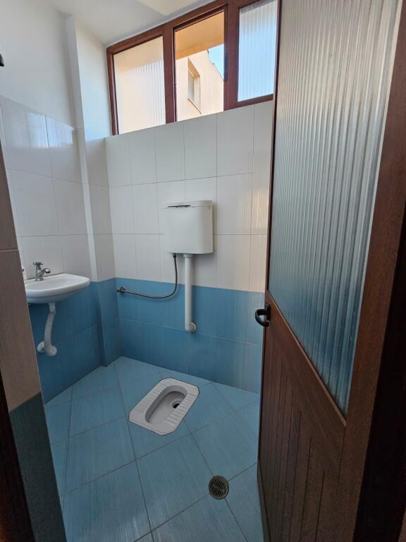 JEPET ME QIRA AMBIENT BIZNESI – 200 m²